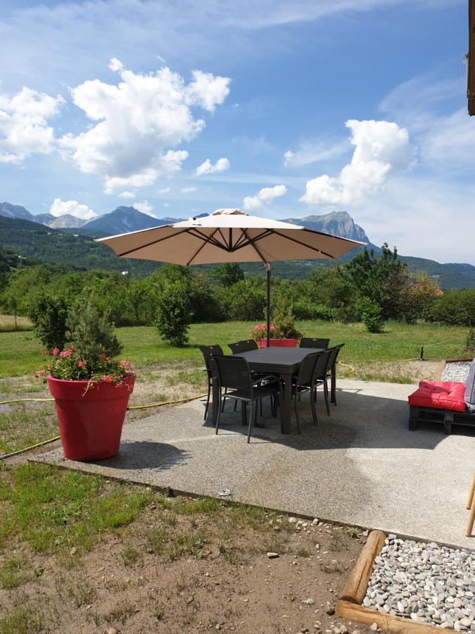 Hotel & Spa Les Bartavelles Crots Bagian luar foto