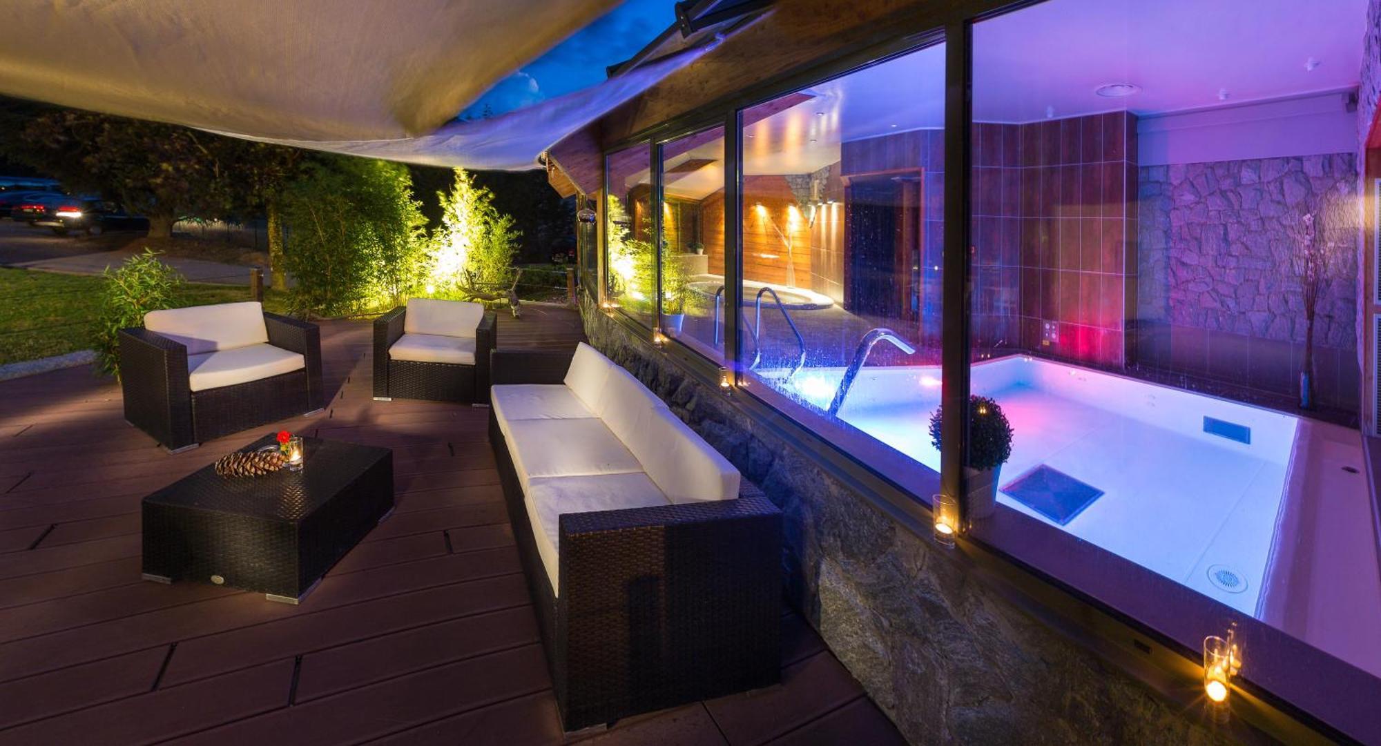 Hotel & Spa Les Bartavelles Crots Bagian luar foto
