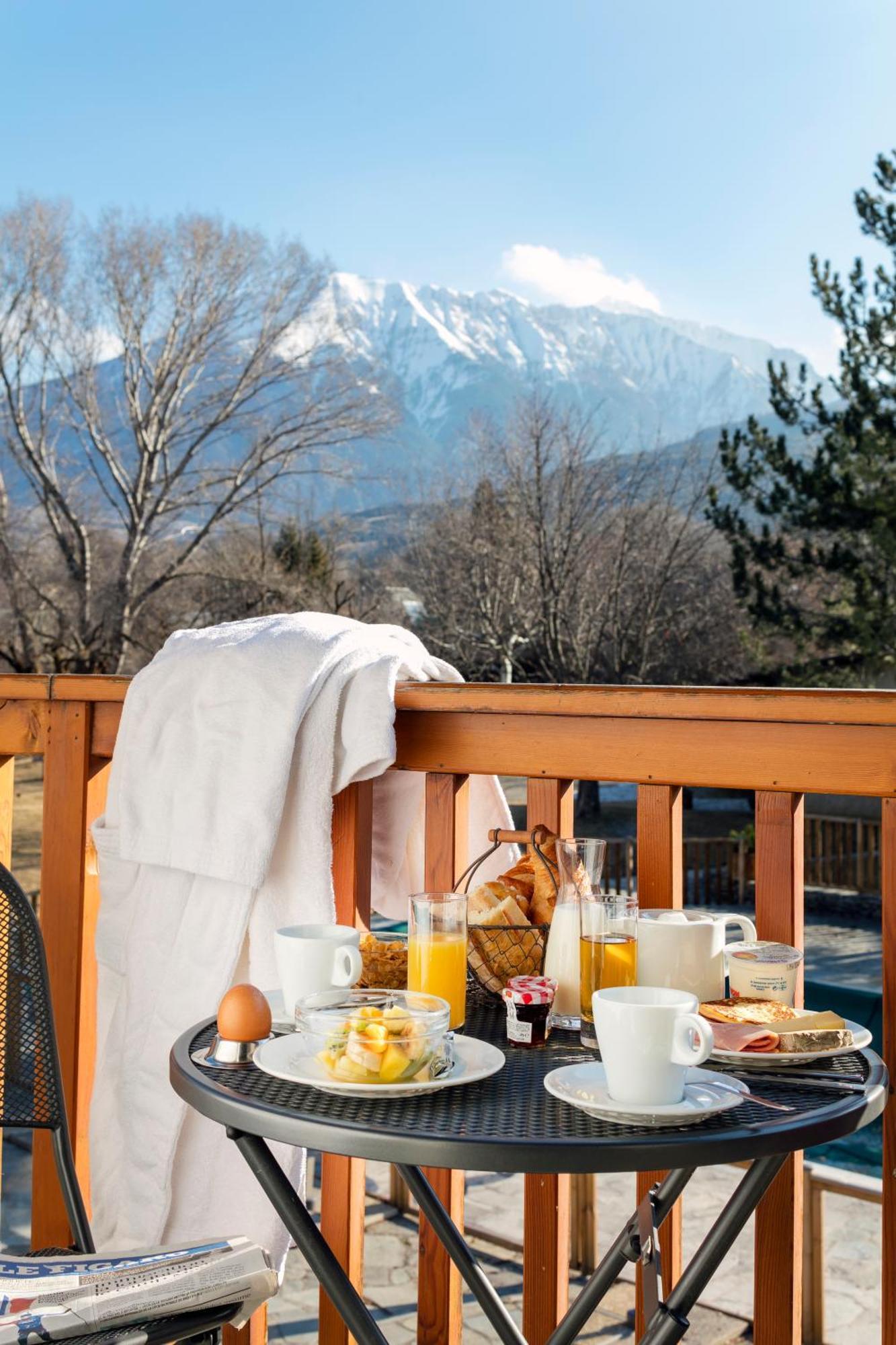 Hotel & Spa Les Bartavelles Crots Bagian luar foto