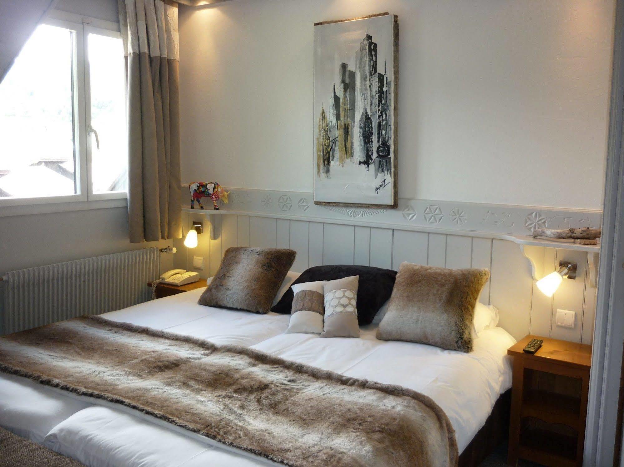Hotel & Spa Les Bartavelles Crots Bagian luar foto