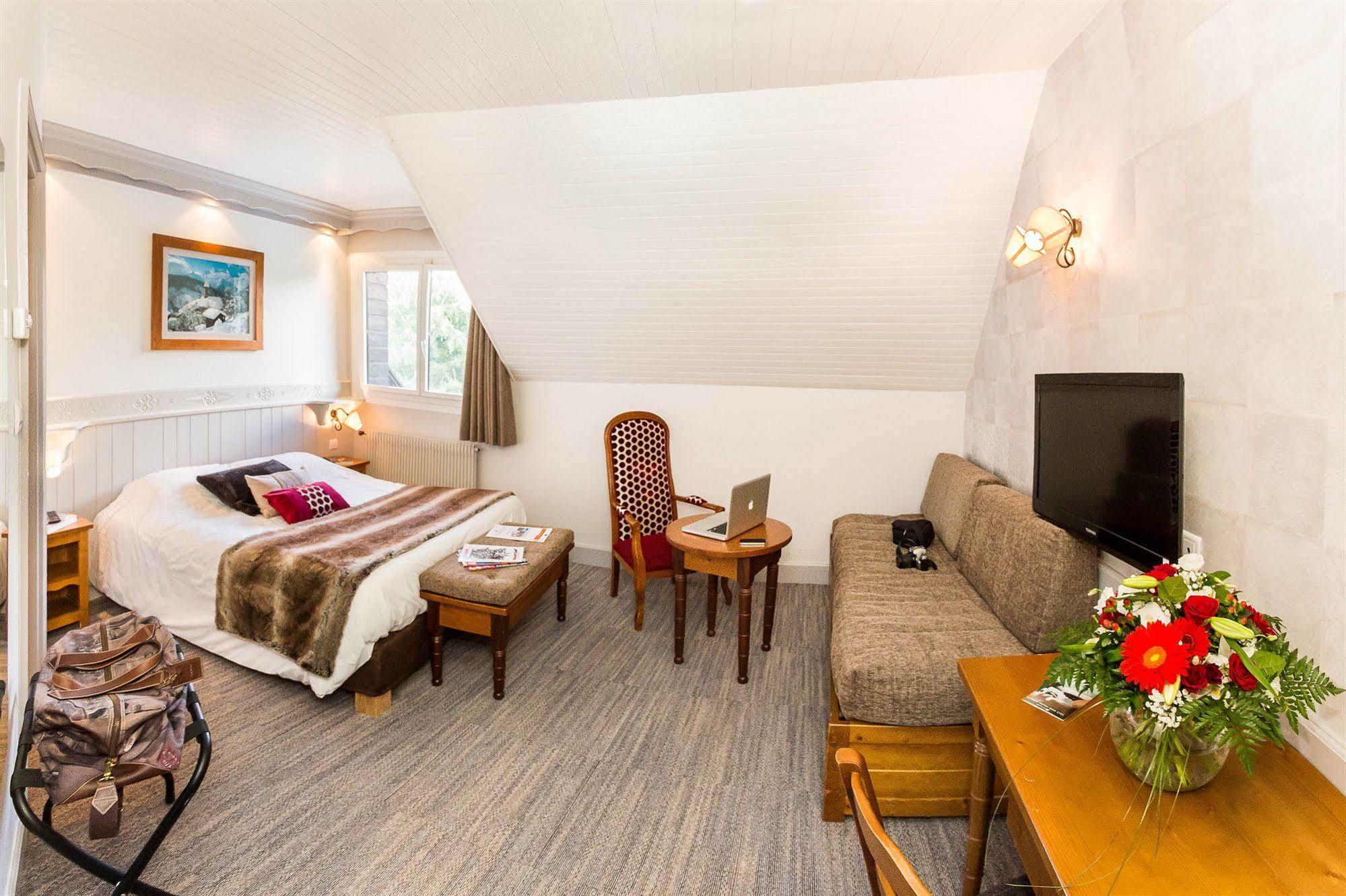 Hotel & Spa Les Bartavelles Crots Bagian luar foto