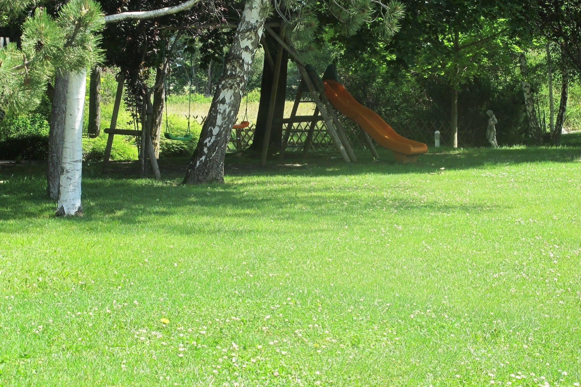 Hotel & Spa Les Bartavelles Crots Bagian luar foto
